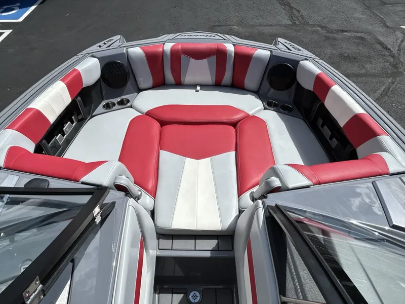 Slide: The Image of Malibu 24 MXZ 2023 - 18
