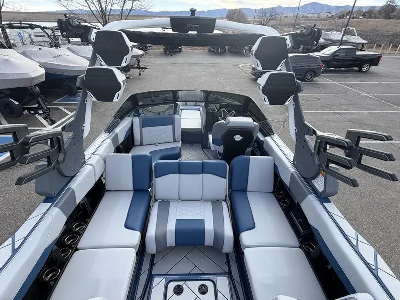 Slide: The Image of Malibu 23 LSV 2026 - 30
