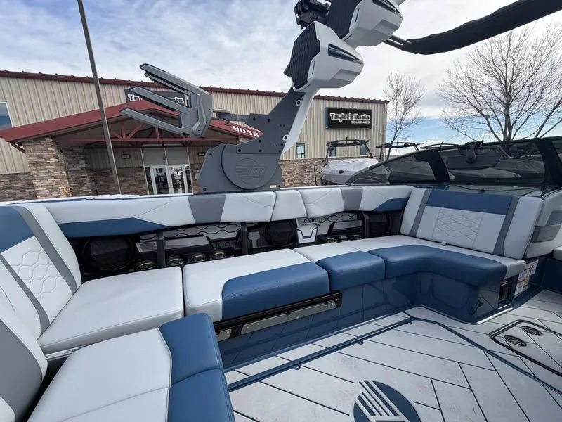 Slide: The Image of Malibu 23 LSV 2026 - 25
