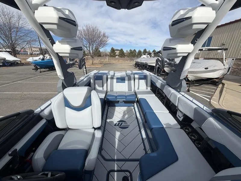 Slide: The Image of Malibu 23 LSV 2026 - 23