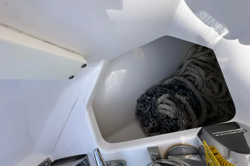 Slide: The Image of Everglades 325 Center Console 2015 - 63