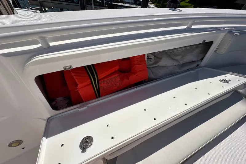 Slide: The Image of Everglades 325 Center Console 2015 - 57