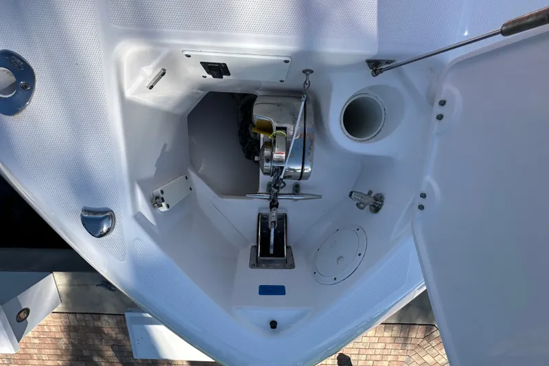 Slide: The Image of Everglades 325 Center Console 2015 - 62
