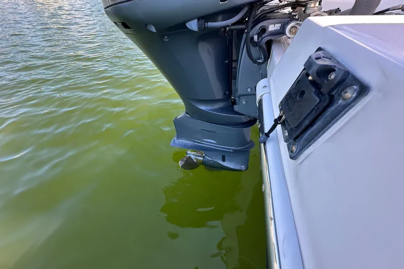 Slide: The Image of Everglades 325 Center Console 2015 - 22