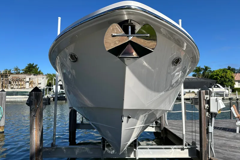 Slide: The Image of Everglades 325 Center Console 2015 - 2