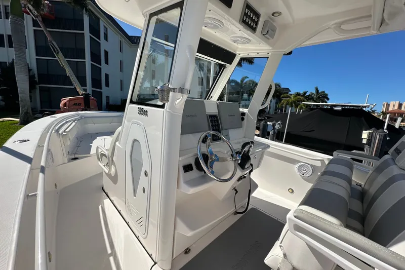 Slide: The Image of Everglades 325 Center Console 2015 - 35