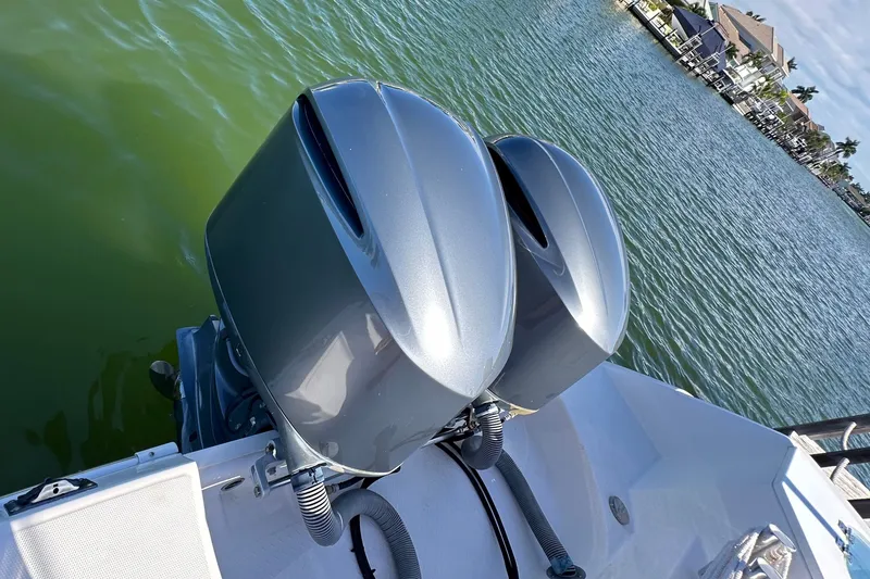 Slide: The Image of Everglades 325 Center Console 2015 - 16