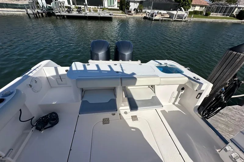 Slide: The Image of Everglades 325 Center Console 2015 - 14