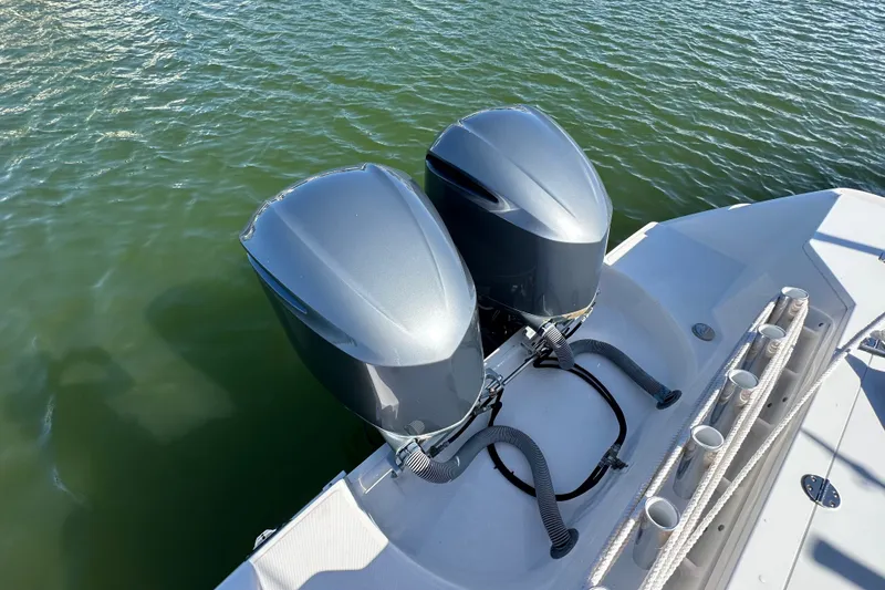 Slide: The Image of Everglades 325 Center Console 2015 - 15