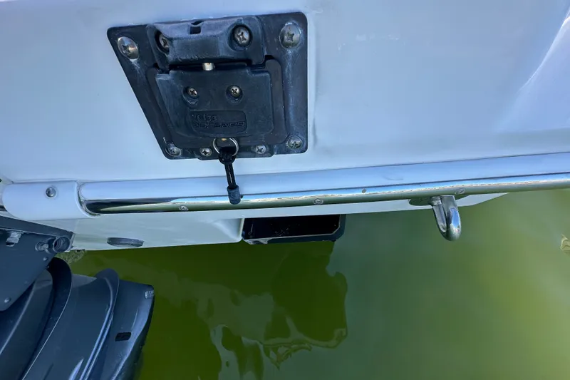 Slide: The Image of Everglades 325 Center Console 2015 - 21