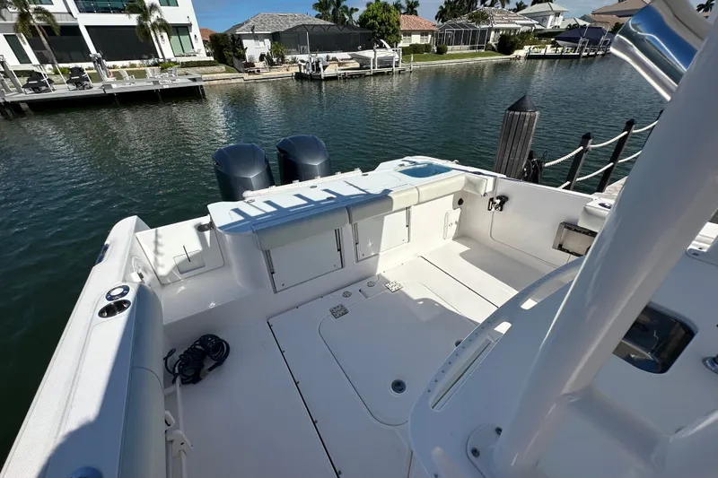 Slide: The Image of Everglades 325 Center Console 2015 - 71