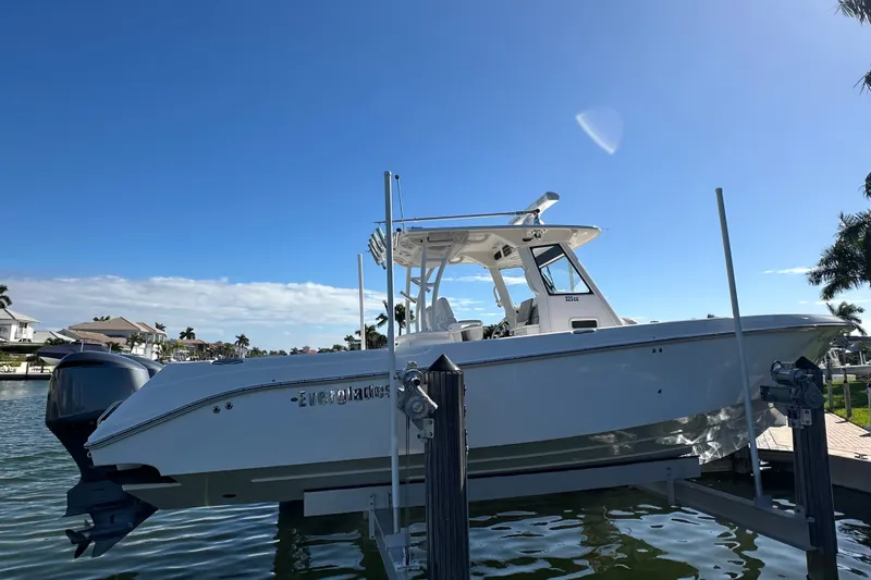 Slide: The Image of Everglades 325 Center Console 2015 - 1