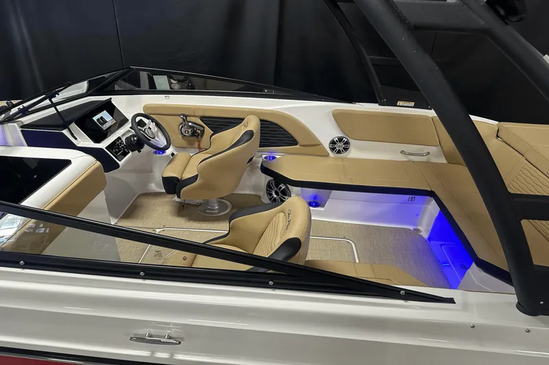 Slide: The Image of Sea Ray SPX 230 Outboard 2025 - 2