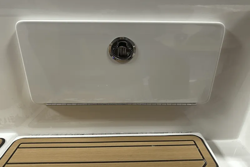 Slide: The Image of Sea Ray SPX 230 Outboard 2025 - 25