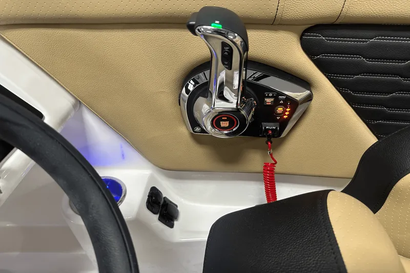 Slide: The Image of Sea Ray SPX 230 Outboard 2025 - 52