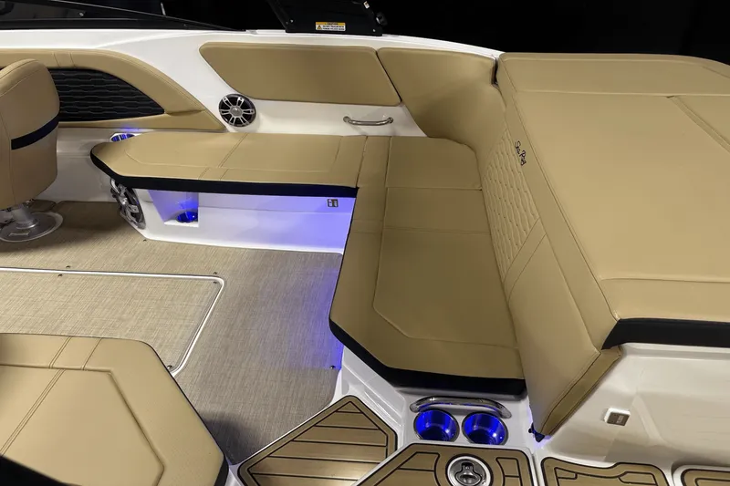 Slide: The Image of Sea Ray SPX 230 Outboard 2025 - 6