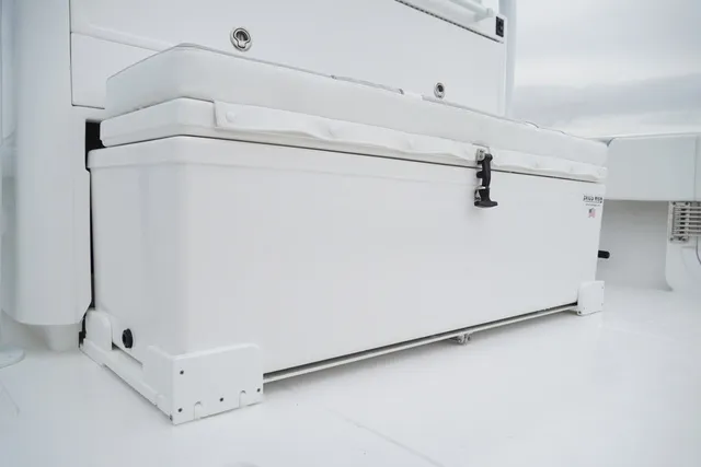 Slide: The Image of Contender 44CB CUSTOM BUILD 44' 2026 - 34