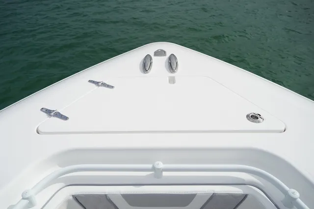 Slide: The Image of Contender 44CB CUSTOM BUILD 44' 2026 - 46