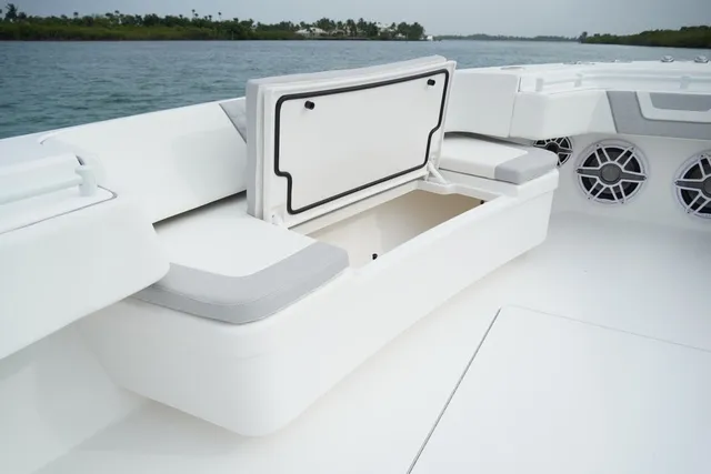 Slide: The Image of Contender 44CB CUSTOM BUILD 44' 2026 - 49