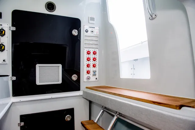 Slide: The Image of Contender 44CB CUSTOM BUILD 44' 2026 - 6