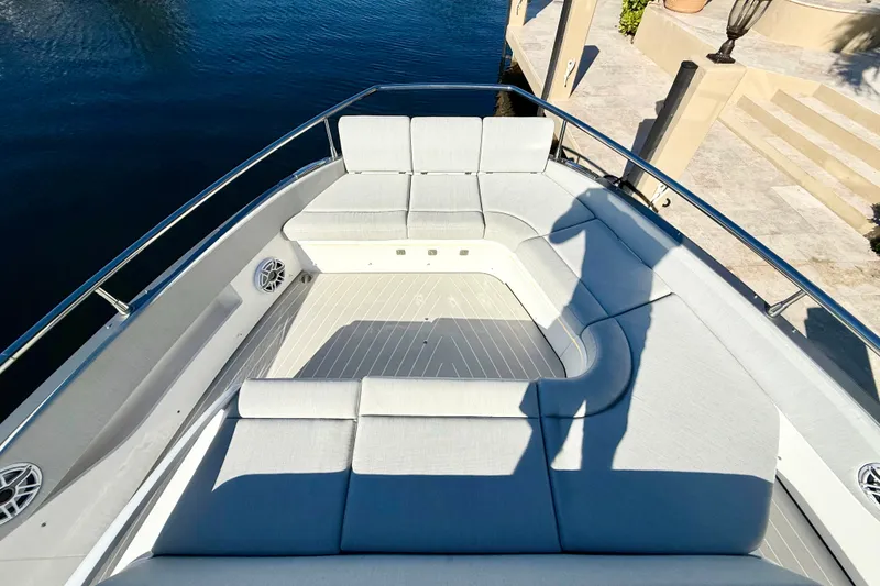Slide: The Image of Azimut Verve 48 2024 - 30