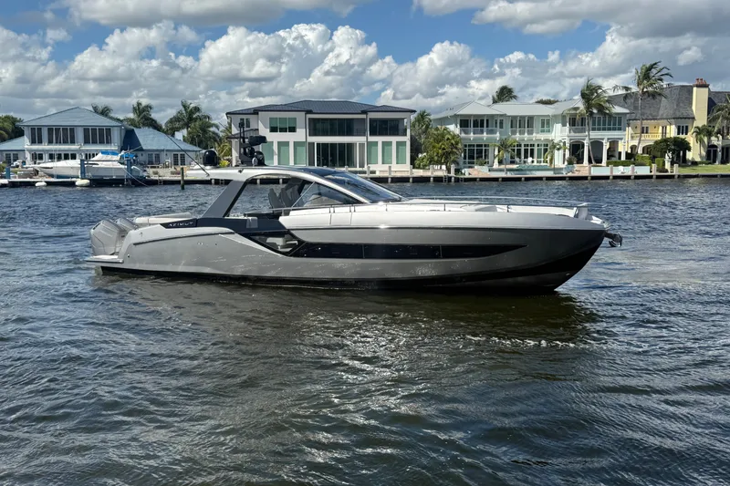 Slide: The Image of Azimut Verve 48 2024 - 1