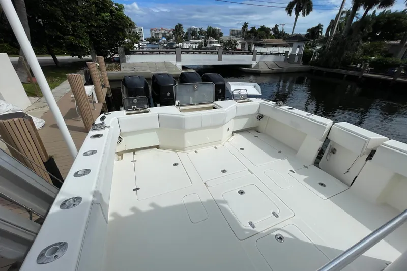 Slide: The Image of SeaVee 390Z 2018 - 23