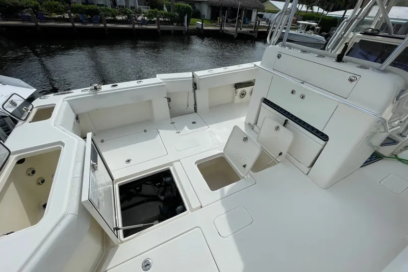 Slide: The Image of SeaVee 390Z 2018 - 25