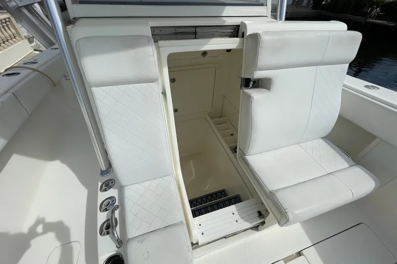 Slide: The Image of SeaVee 390Z 2018 - 13