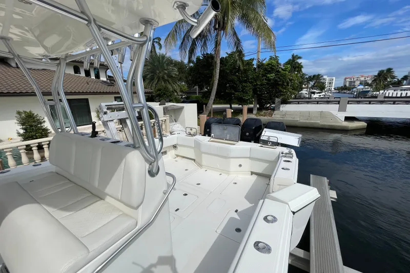 Slide: The Image of SeaVee 390Z 2018 - 20
