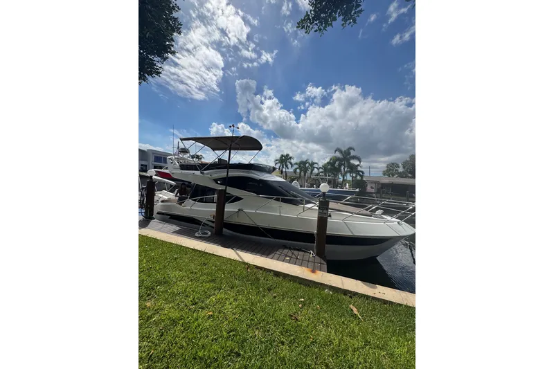 The Image of Galeon 380 Fly 2017 - 0