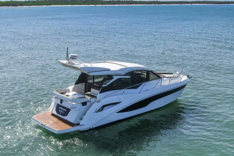 Slide: The Image of Galeon 425 HTS 2024 - 3