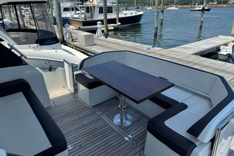 Slide: The Image of Galeon 425 HTS 2024 - 7