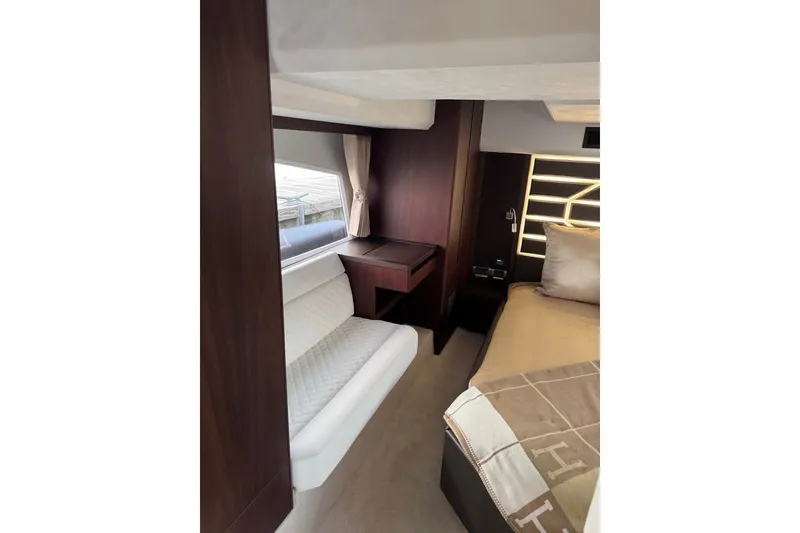 Slide: The Image of Galeon 425 HTS 2024 - 23