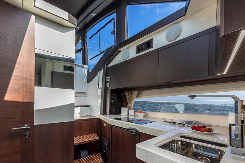 Slide: The Image of Galeon 425 HTS 2024 - 11