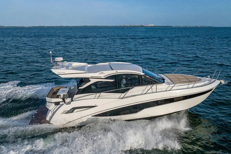 Slide: The Image of Galeon 425 HTS 2024 - 29