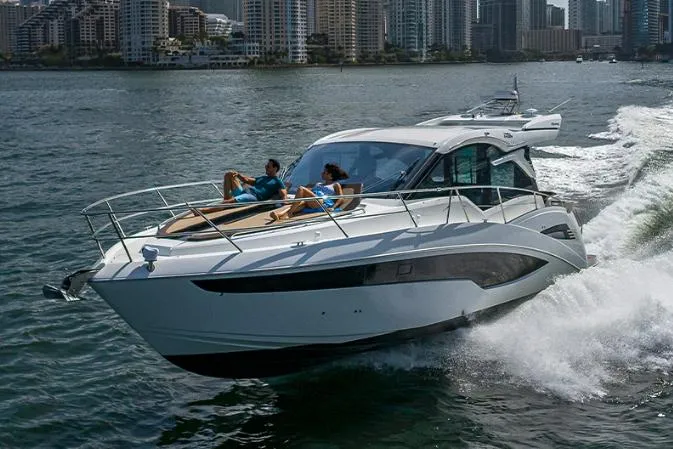 Slide: The Image of Galeon 425 HTS 2024 - 4