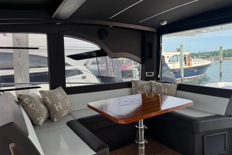 Slide: The Image of Galeon 425 HTS 2024 - 19