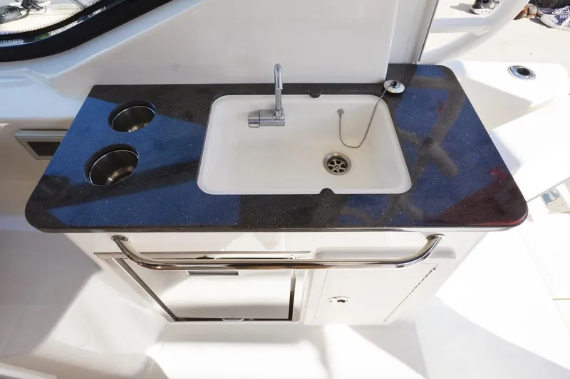 Slide: The Image of Boston Whaler 325 Conquest 2020 - 19