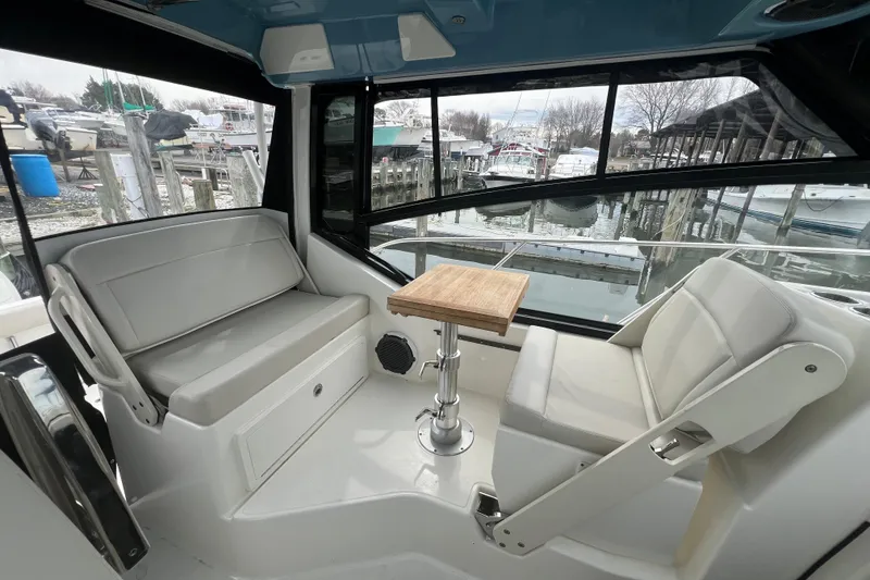 Slide: The Image of Boston Whaler 325 Conquest 2020 - 13