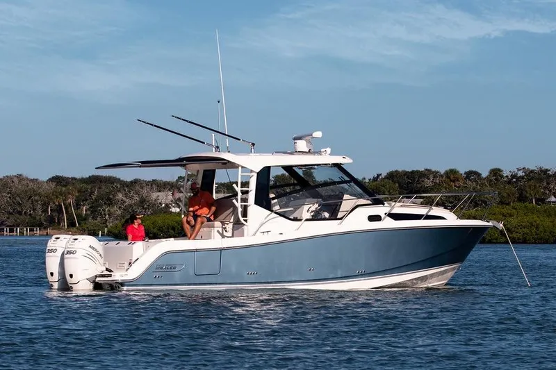 Slide: The Image of Boston Whaler 325 Conquest 2020 - 4