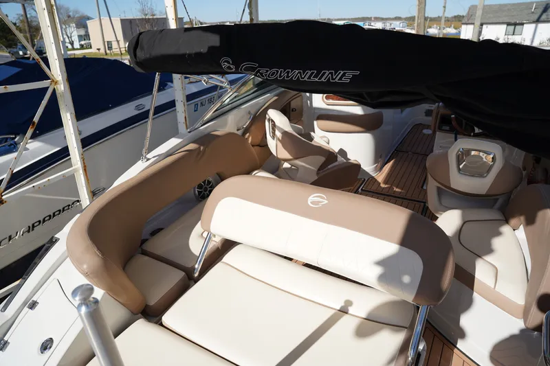 Slide: The Image of Crownline Boats E 235 XS 2019 - 42