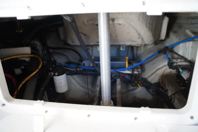Slide: The Image of Crownline Boats E 235 XS 2019 - 39