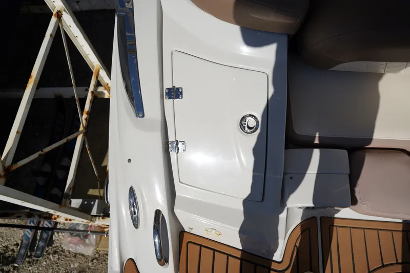 Slide: The Image of Crownline Boats E 235 XS 2019 - 48
