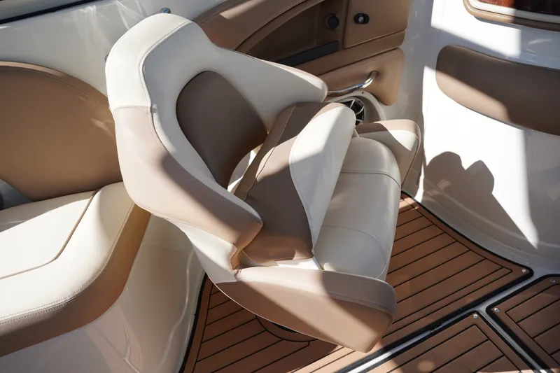 Slide: The Image of Crownline Boats E 235 XS 2019 - 18