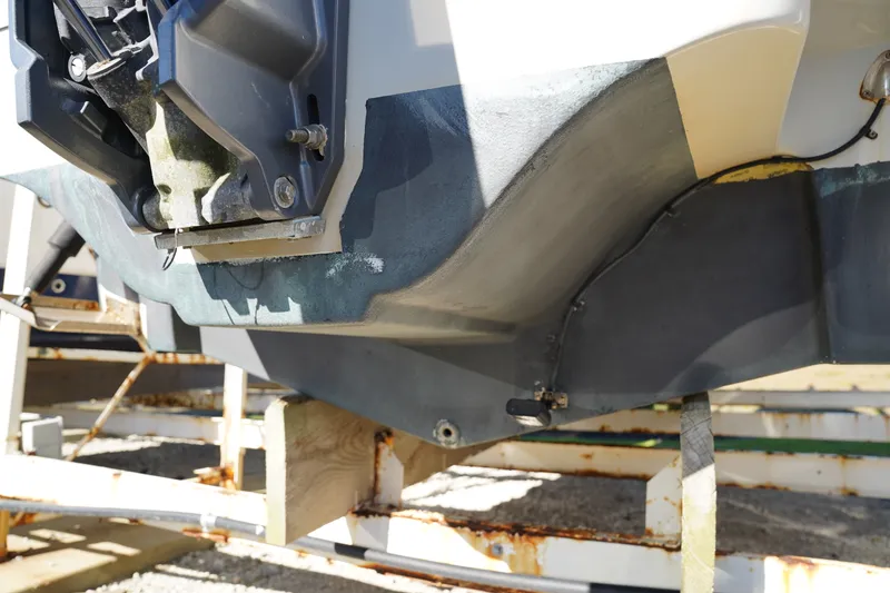 Slide: The Image of Crownline Boats E 235 XS 2019 - 51