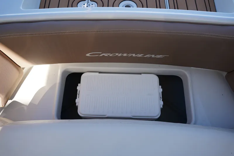 Slide: The Image of Crownline Boats E 235 XS 2019 - 26