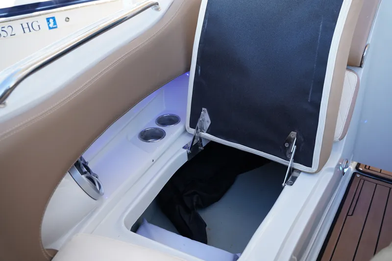 Slide: The Image of Crownline Boats E 235 XS 2019 - 27