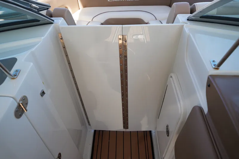 Slide: The Image of Crownline Boats E 235 XS 2019 - 21