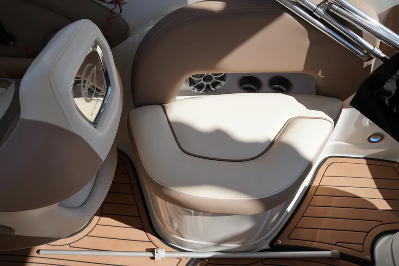 Slide: The Image of Crownline Boats E 235 XS 2019 - 34